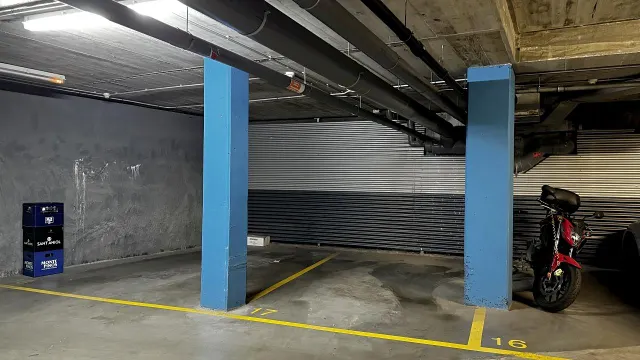 Poblenou: luz natural, dos amplias habitaciones y parking y trastero incluidos en el precio. — 34