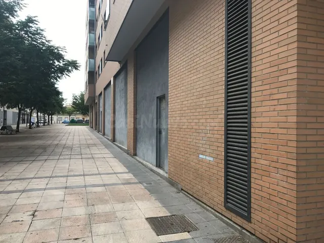 Local comercial en alquiler en Plaza Instituto.