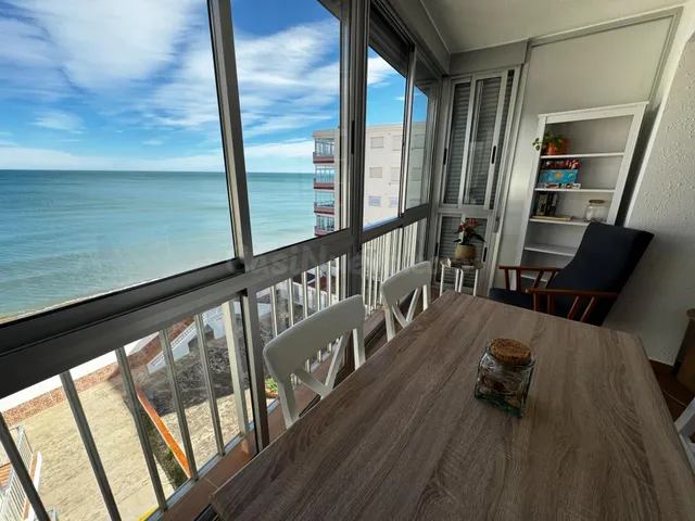 APARTAMENTO FRONTAL AL MAR COMPLETAMENTE REFORMADO - foto 5