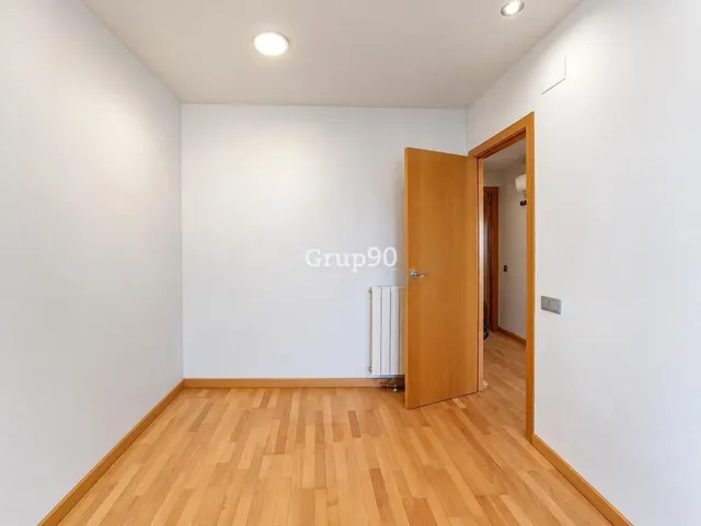 Exclusivo ático tríplex con gran terraza de 79 m2, 4 balcones y zona comunitaria con 2 piscinas y pista de pádel en cappont — 34