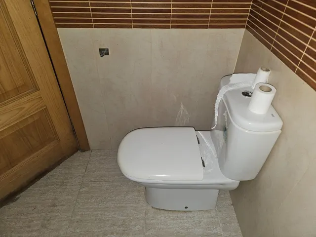 LOCAL COMERCIAL EN LA RAPITA — 7