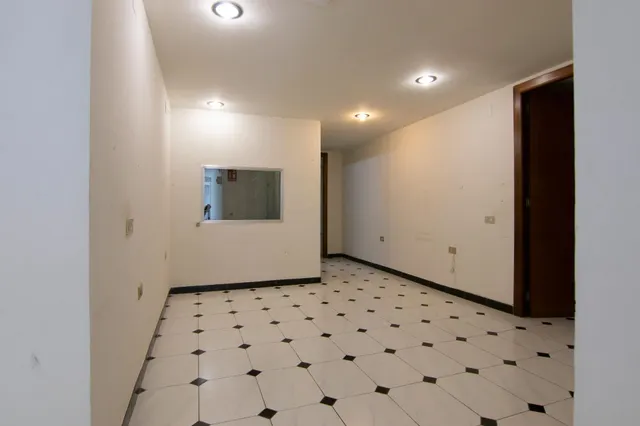 LOCAL COMERCIAL EN VENTA EN CALLE BENIGAFULL — 10