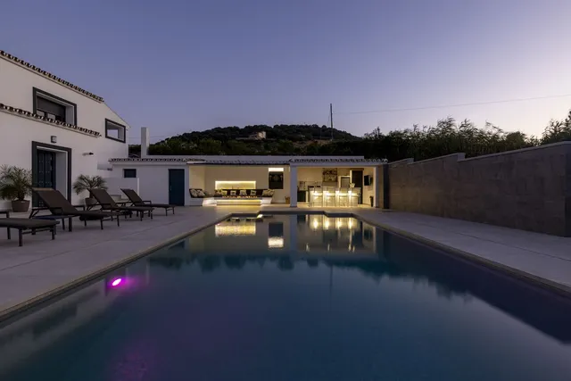 Chalet 4 habitaciones 455m² en venta - Costa Del Sol — 45