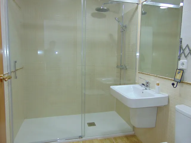 PISO DISPONIBLE EN ALQUILER CALLE CARTAGENA PROSPERIDAD — 20