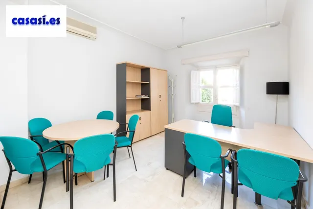 Gran vivienda en Plaza Los Campos - 7 habitaciones — 17