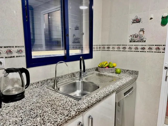 Apartamento reformado de 2 dormitorios con vistas al mar, piscina y parking en la cala de finestrat — 12