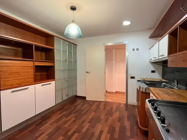 PISO MUY AMPLIO Y TRANQUILO EN SARRIA — 13