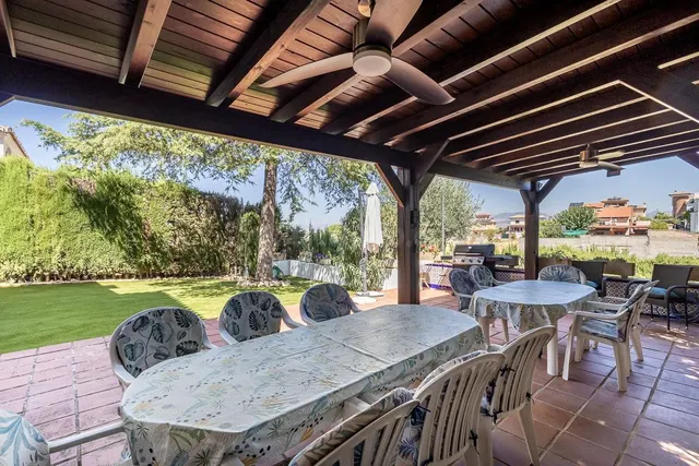 CASA PAREADA EN LA ZUBIA CON PISCINA, ZONA DE BARBACOA Y JARDÍN — 5