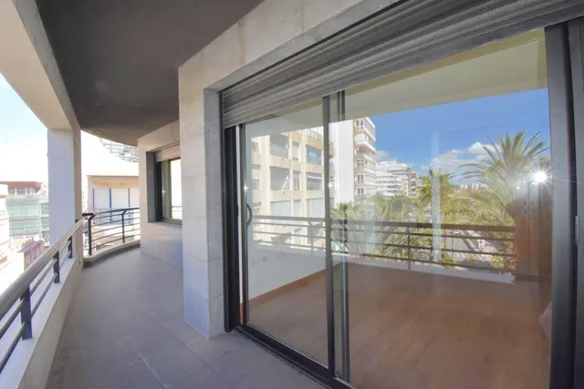 Amplio piso SE VENDE en Torrevieja – 3 habitaciones, terraza y garaje incluido — 7