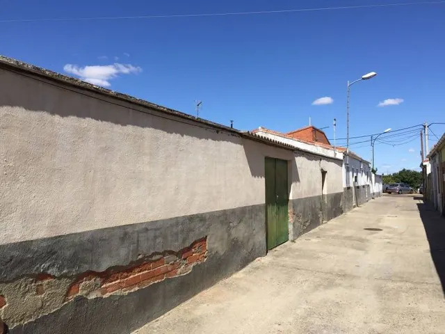 SOLAR VENTA ZONA LA ALBERCA