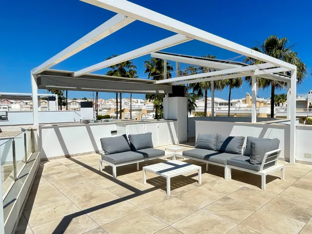 SE VENDE VILLA INDEPENDIENTE EN GUARDAMAR DEL SEGURA, 3 habitaciones Y 3 ASEOS — 45