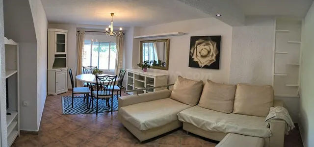 Piso en planta baja con terraza privada y barbacoa en el cen