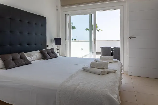 MARAVILLOSO CHALET CON LT Y VISTAS MAR — 17