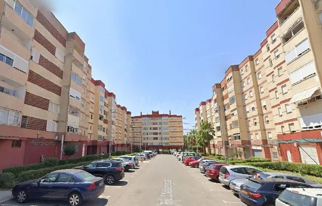 SE VENDE piso OKUPA en C EX VPO PISO C/ RIU LLOBREGAT, 18 - - foto 2