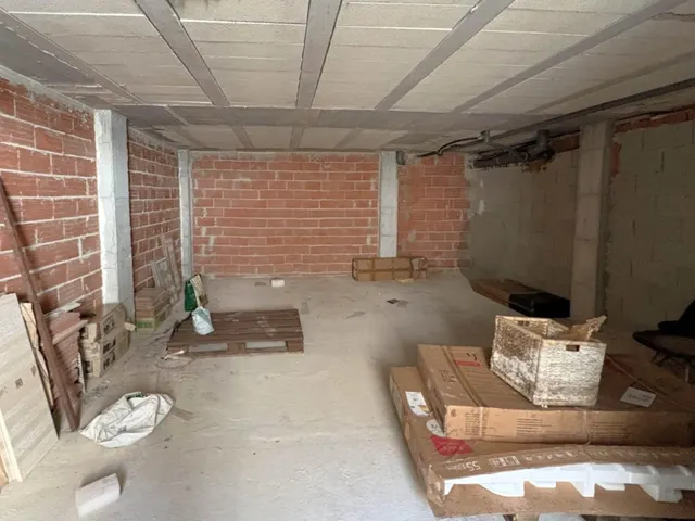 Casa adosada reformada y espaciosa de tres plantas (86 m2) con 3 dormitorios, 2 baños y 1 aseo. Terraza frente, piscina comunitaria, cerca del La Zenia Boulevard y a tan solo 650 m de Playa Flamenca — 29