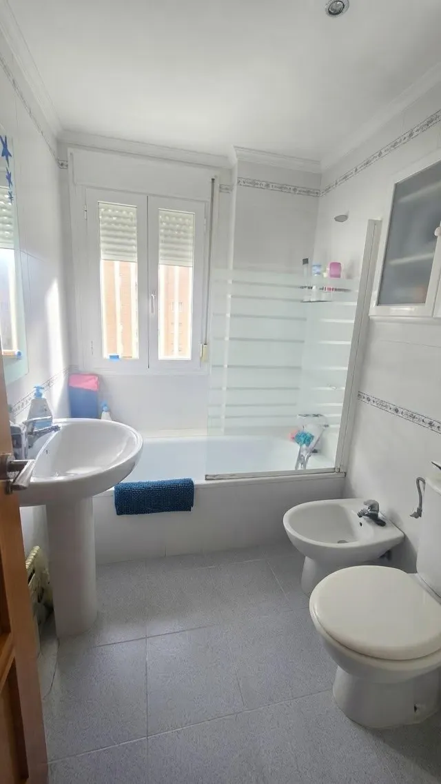 Puertas del sur,  VPO piso 3 dormitorios, 2 baños, terraza, parking y trastero MEJOR VER!! — 16