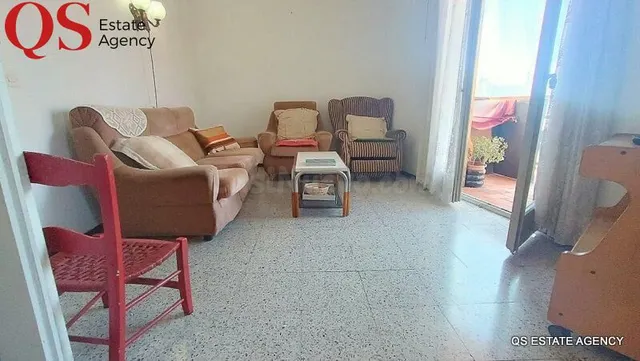 Piso con balcón en centro de Blanes - foto 4