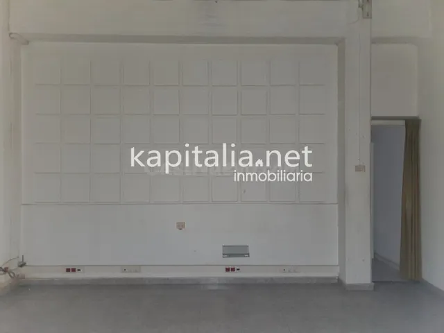 Local a la venta en Ontinyent. - foto 4