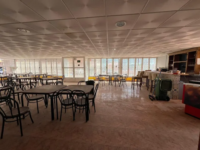 LOCAL COMERCIAL EN CABO ZERVERA. 300 M2. A 100 METROS DEL MAR. — 3