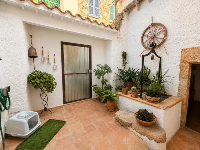AUTÉNTICA CASA MALLORQUINA CON PATIO EN EL CORAZÓN DE COSTIT - foto 4