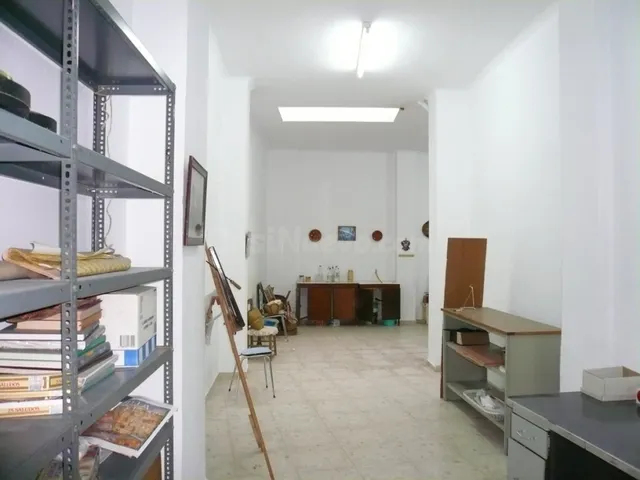 Venta de local comercial en zona Plaza de San Sebastián - foto 3