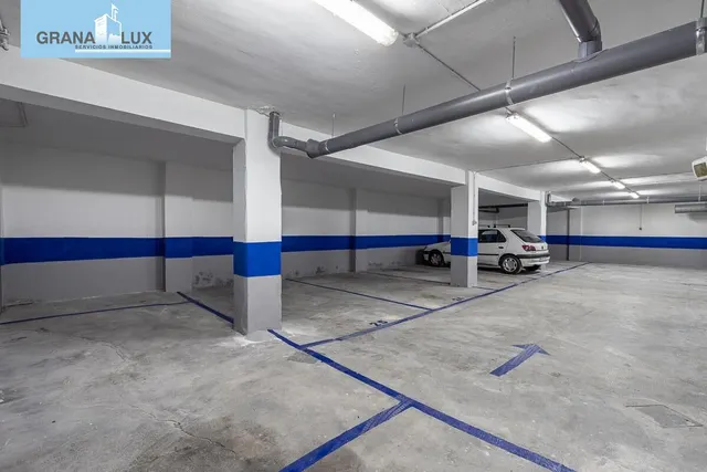 PARKING DE 30 PLAZAS EN PLENO CENTRO DE GRANADA — 2