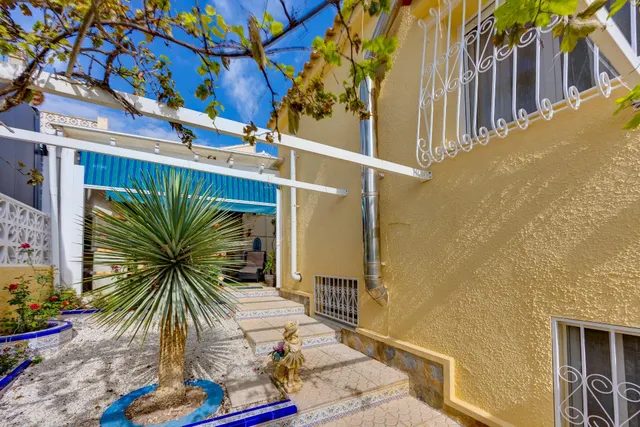 Venta de Villa Independiente con piscina Villamartín Orihuela Costa — 16