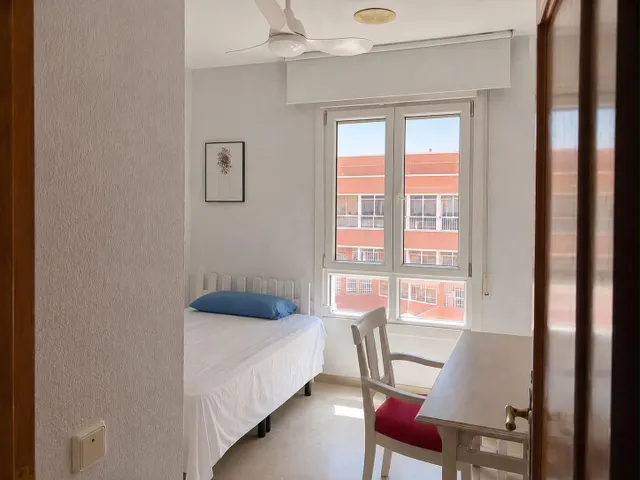 Espectacular piso de 144 m2 en jardines de medina, Almería — 7