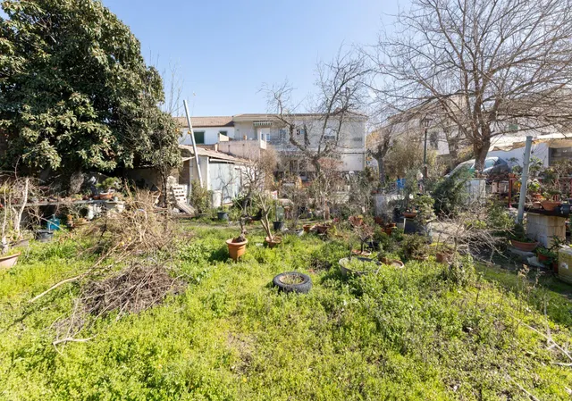 Casa en esquina con amplios espacios en Belicena, Vegas del Genil — 28