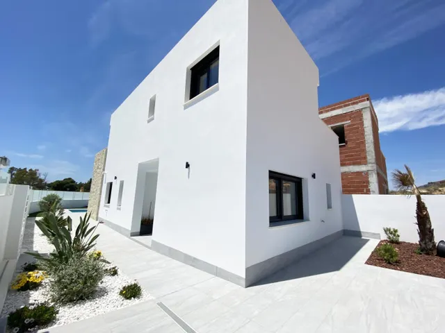 CHALET DE DISEÑO INDEPENDIENTE — 7