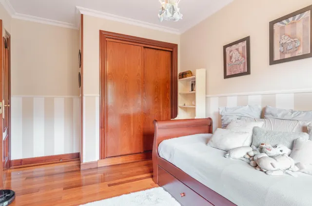 Vivir en Oviedo con tranquilidad, zonas verdes y todos los servicios a tu alcance — 15
