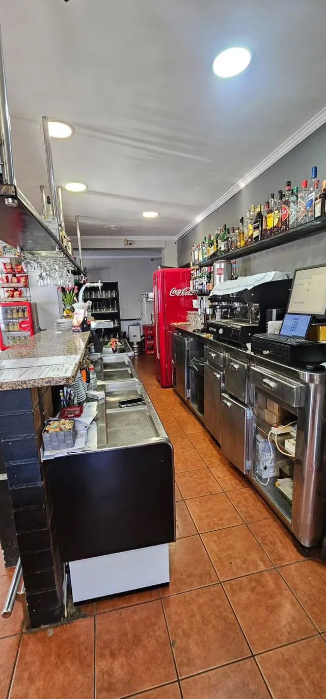 RESTAURANTE CON VIVIENDA SUPERIOR EN PLATJA DELS RIELLS — 12