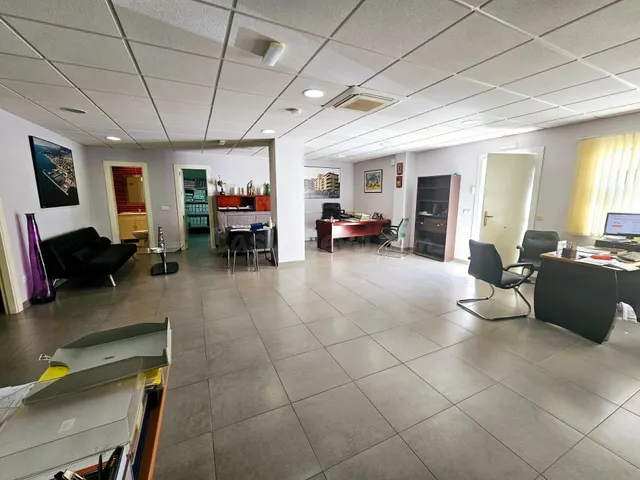 Local comercial 96m² en venta - 1ª línea de playa - foto 3