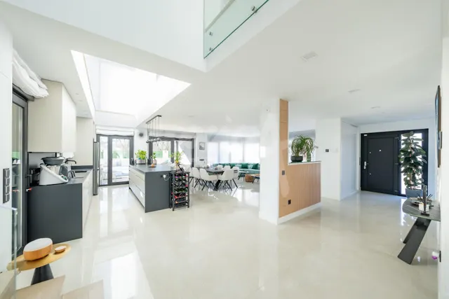 Chalet de lujo en venta en Colmenarejo con piscina climatizada — 18