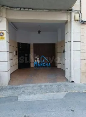 INMOBILIARIA LA MANCHA VENDE PLAZA DE GARAJE EN EL CENTRO DE - foto 4