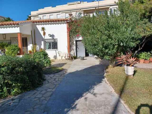 Casa única a la venta en la zona Pla de Sant Pere Les Salines Cubelles 1.170 m2 de parcela y POSIBIL — 2