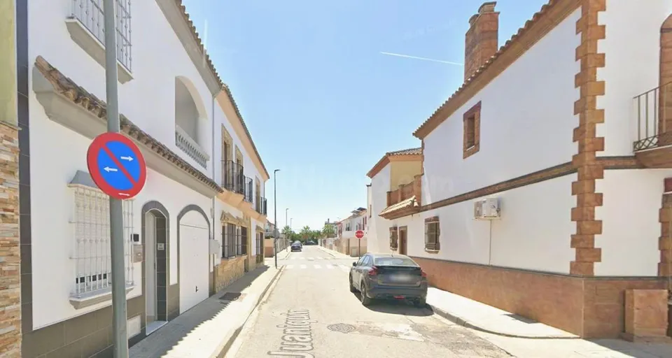 CASA EN EL CUERVO