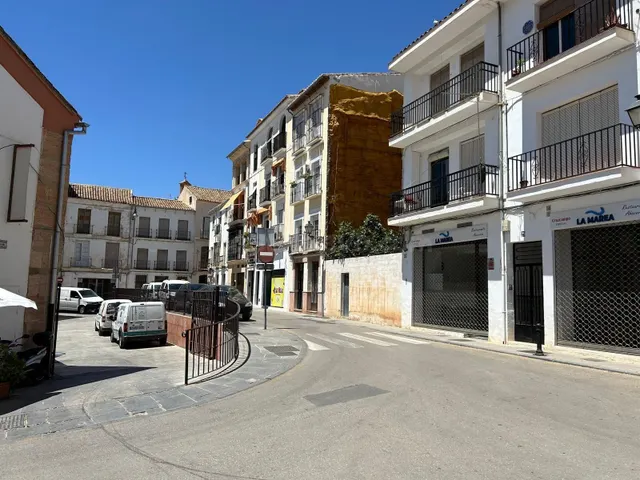 LOCAL EN VENTA O ALQUILER EN ZONA PROXIMA AL MERCADO DE ABAS - foto 2