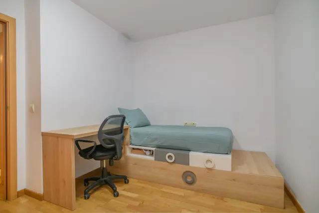 Impecable y céntrico en Manresa: 3 hab, suite y balcón — 29