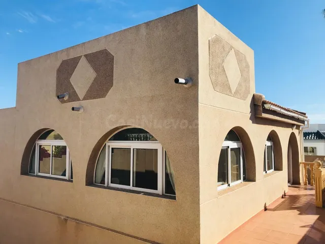 EXELENTE CASA EN GRAN ALACANT / ALQUILER LARGA TEMPORADA - foto 5