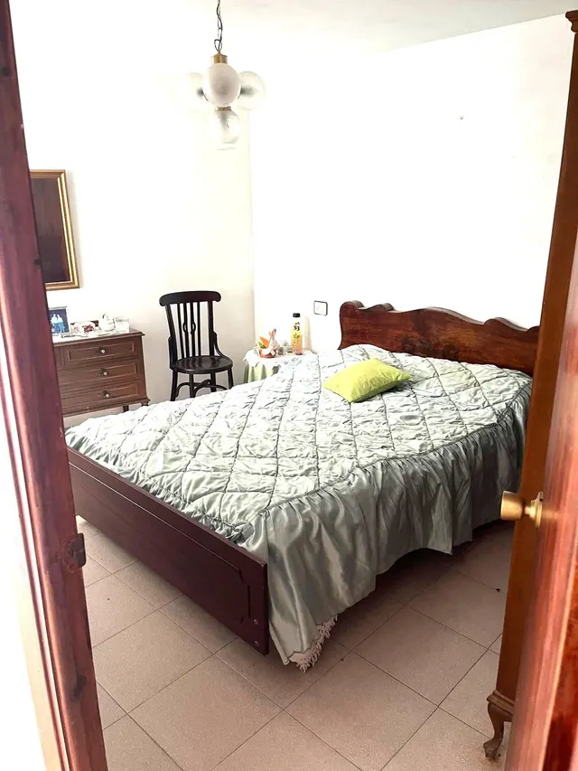 Vivienda en la localidad  Moros, pleno centro de la localidad. — 49