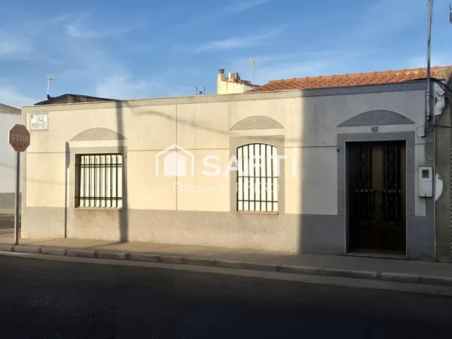 Casa en planta baja de esquina en Montijo: Terraza/Azotea co