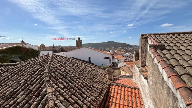 CASA CON PATIO Y TERRAZA A LA VENTA — 7