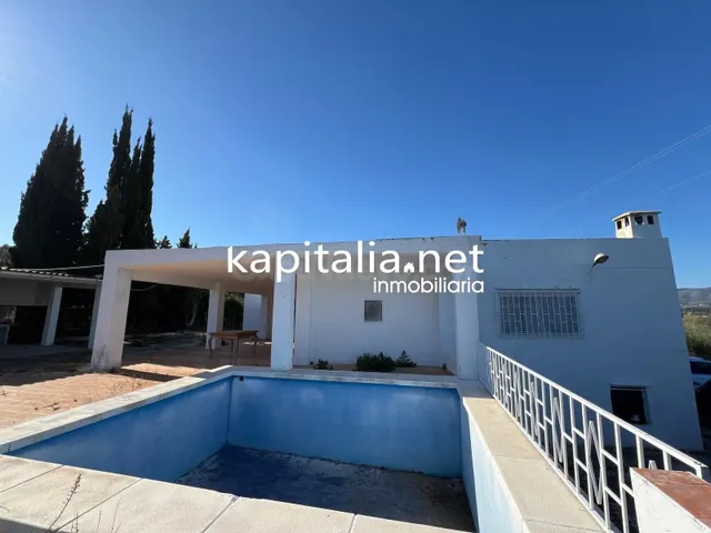 Chalet a la venta en Ontinyent , zona la Solana .