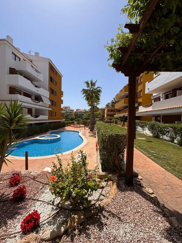 Acogedor Apartamento en Punta Prima, Torrevieja - Ideal para Disfrutar del Sol Mediterráneo — 23