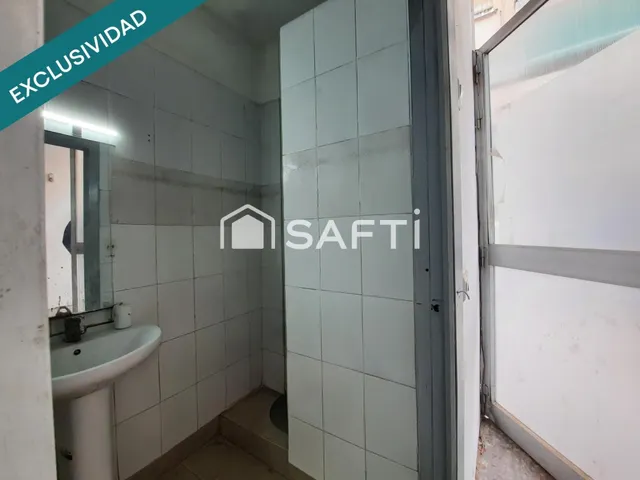 Presentamos un bajo comercial a pie de calle. — 12