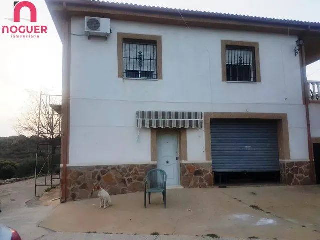 CASA DE DOS PLANTAS CON PISCINA Y CON AGUA POTABLE — 3