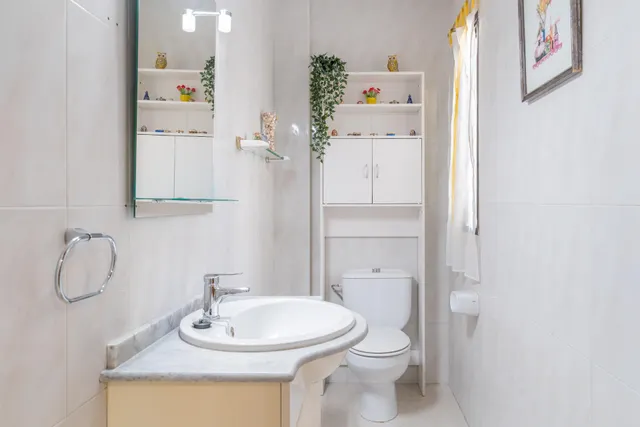 Gran casa familiar de 3 plantas en Ronda de Poniente — 16