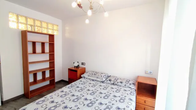 Vivienda tres dormitorios y aparcamiento en alquiler, Málaga - Centro — 40