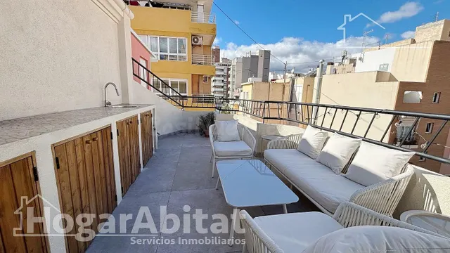 ¡ESPECTACULAR ÁTICO! ALTO Y ESQUINERO CON TERRAZA EN EL CENT